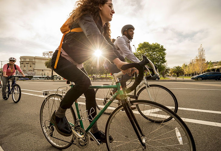 Đi làm đi học bằng xe đạp giúp mang đến nhiều niềm vui trong cuộc sống