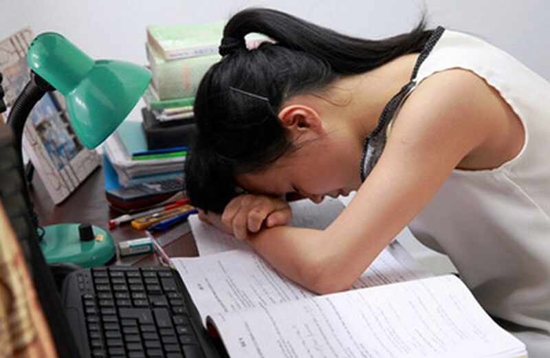 Nguyên nhân dẫn đến kiệt sức khi học bài