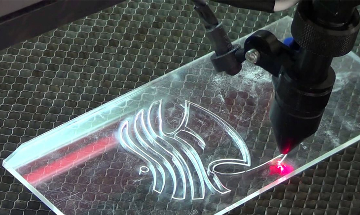Vai trò của bước sóng - Công suất cao để ứng dụng khắc laser thủy tinh