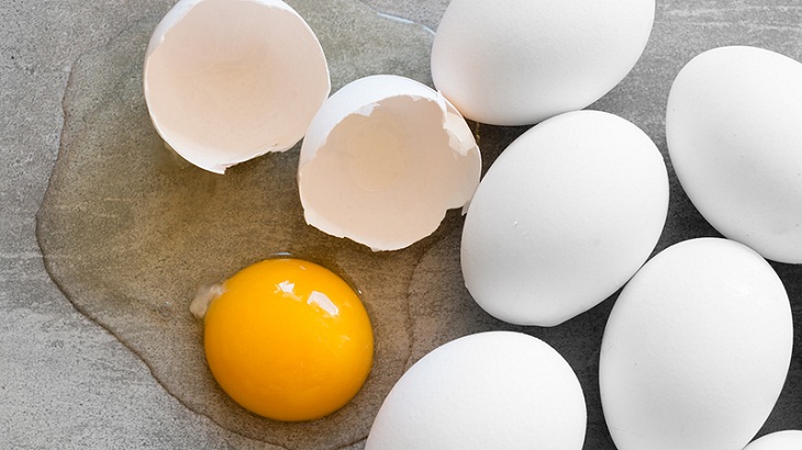 trứng thuộc Nhóm thực phẩm giàu cholesterol nên bổ sung
