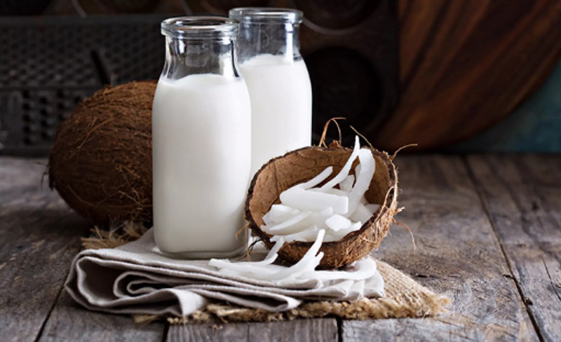 Sữa dừa có thể mua ở chợ, siêu thị, cửa hàng Pgdphurieng.edu.vn hay các trang thương mại điện tử