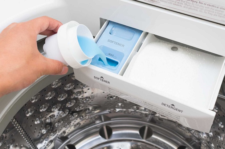 Sử dụng nước xả vừa phải trong ngăn detergent