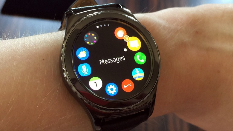 Smartwatch có gắn sim điện tử (e-Sim)