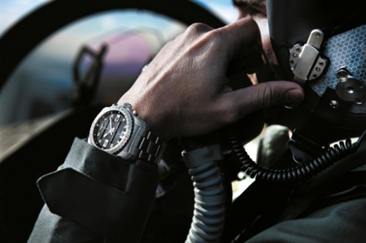 đồng hồ phi công The Breitling Cockpit B50