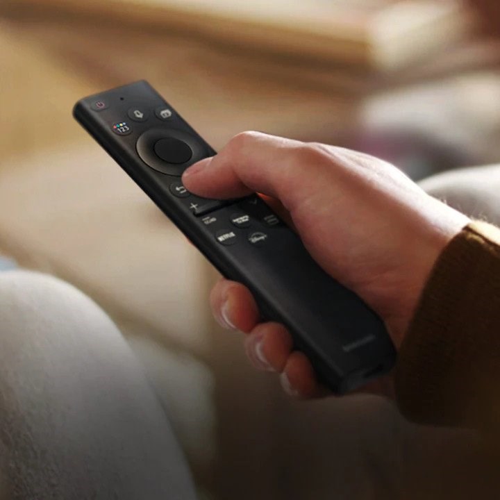 Với One Remote, bạn chỉ cần một nhấn là có thể xem được chương trình yêu thích ngay