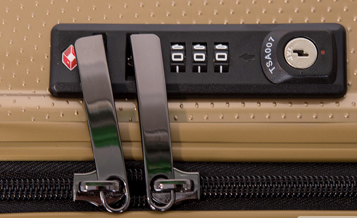 Tại sao nên mua vali có khóa TSA kèm theo?
