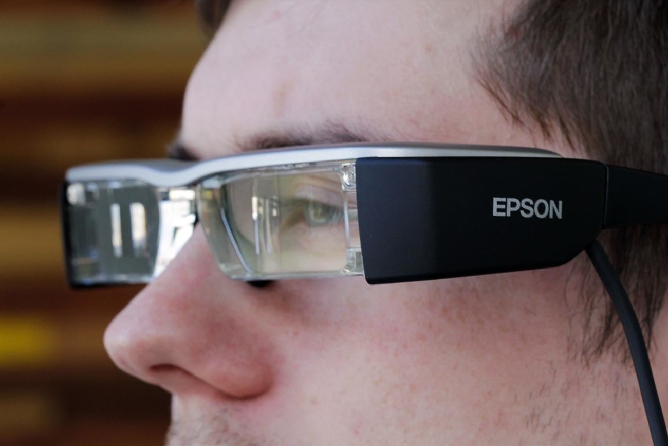 Mắt kính thông minh thương hiệu Epson Moverio BT-300FPV