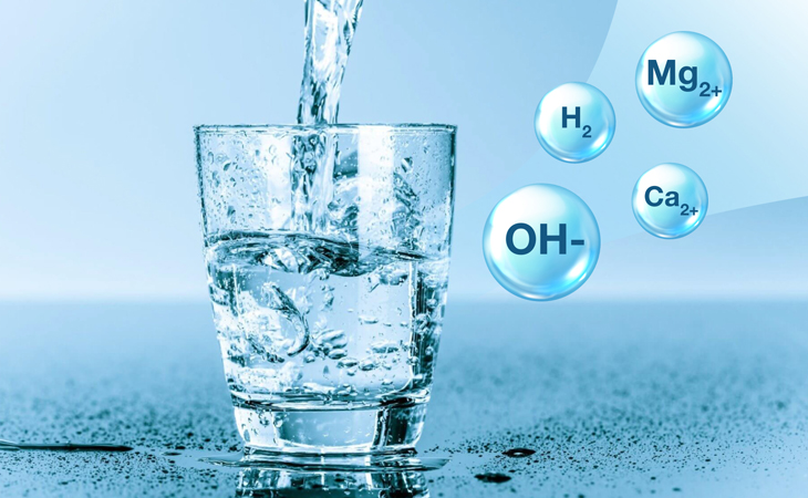 Nước bù điện giải (nước bổ sung ion) là nước mà trong đó có chứa ion thiết yếu như Na+, Cl-, Ca2+, Mg2+, K+