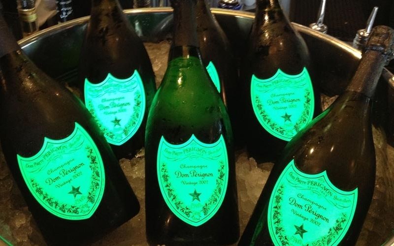 Rượu Champagne Dom Perignon Luminous – Dom Đèn Phát Sáng