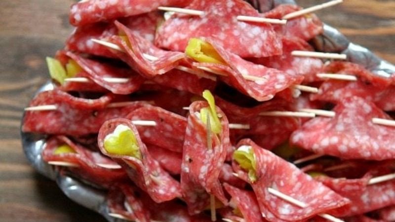 Salami được dùng làm món khai vị