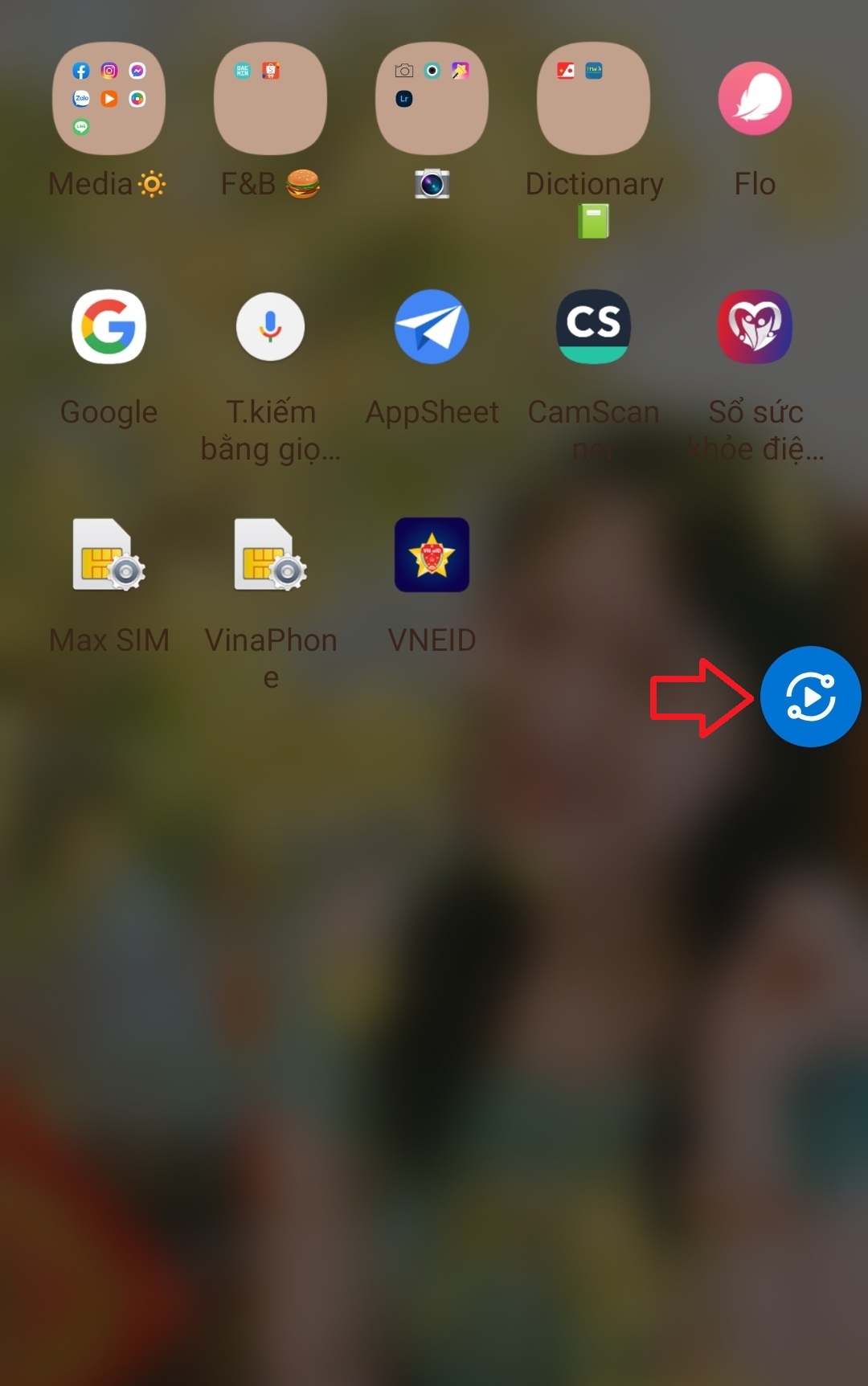 Đồng thời trên điện thoại xuất hiện biểu tượng Smart View bên phải màn hình 