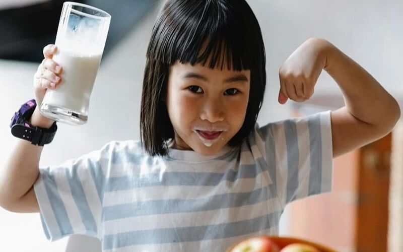 Sữa cao năng lượng có thể giúp các bé giúp tăng cân tốt