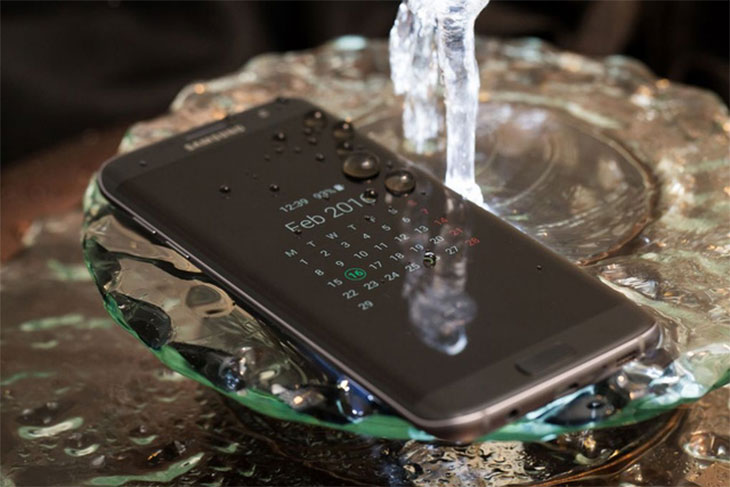 Galaxy S7 Edge chống nước theo tiêu chuẩn IP68
