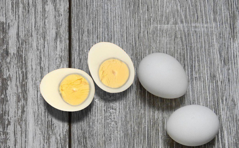 Viền xanh quanh trứng sau khi luộc là gì?
