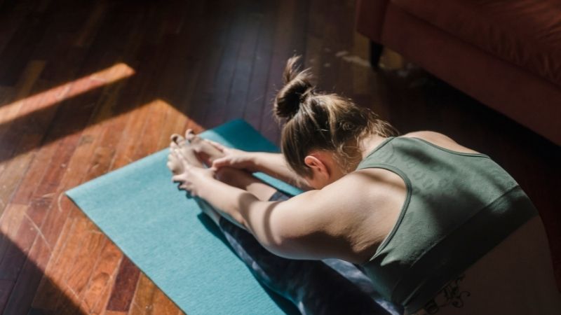 Vinyasa yoga giúp giảm căng thẳng