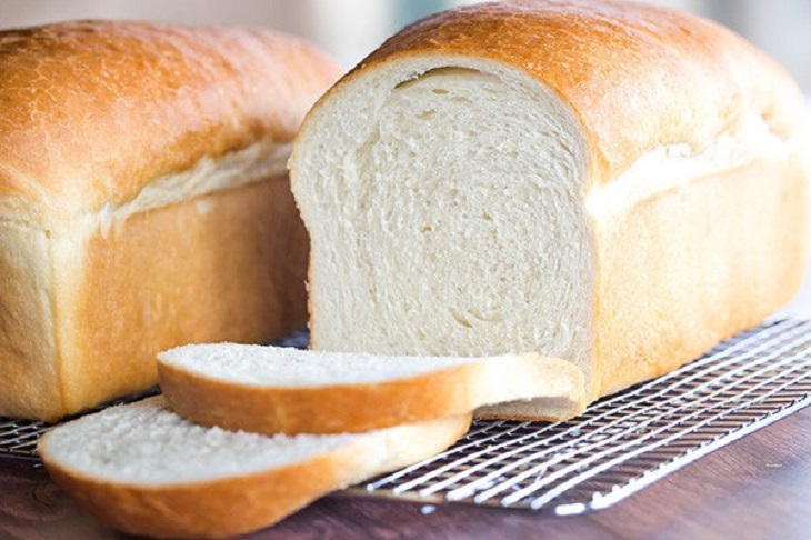 Mang theo bánh mì khi đi du lịch để bổ sung năng lượng