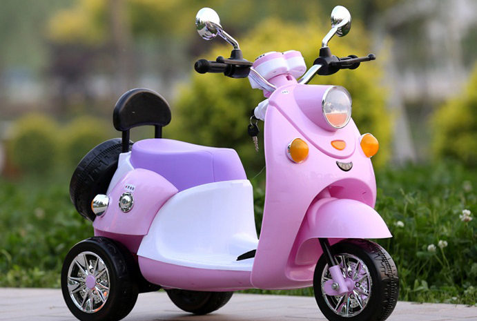 Mẫu xe máy điện Vespa dành cho bé gái