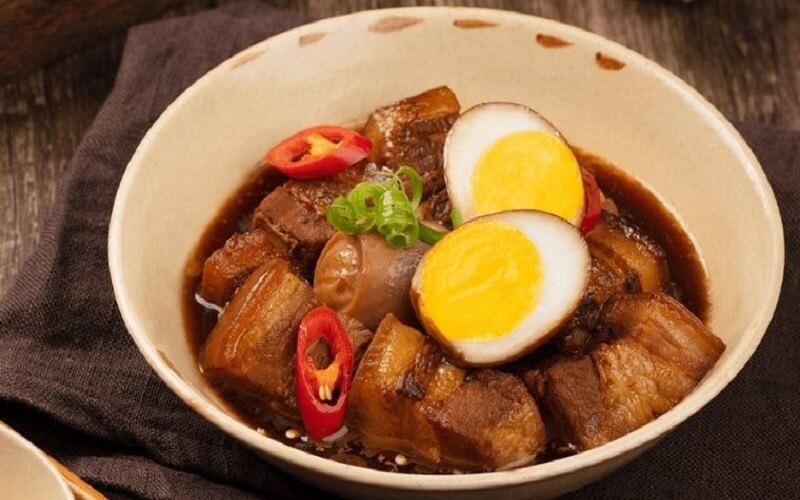 Thịt kho hột vịt là món mà hầu hết các gia đình Việt ở miền Nam đều chế biến