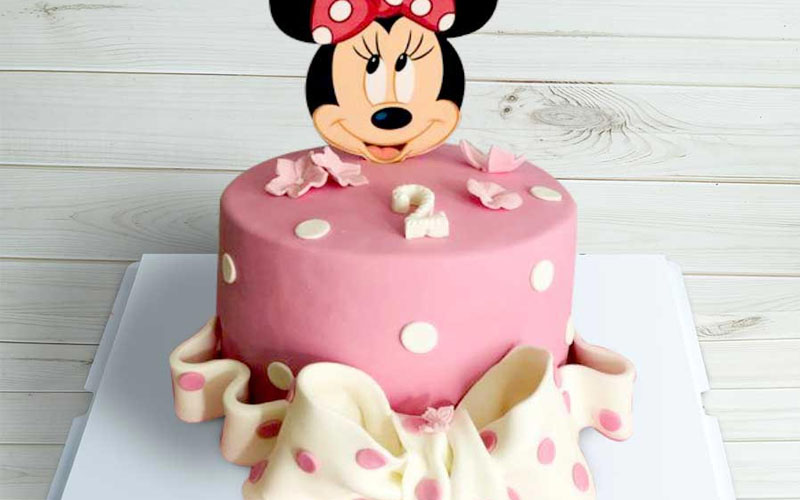 Bánh kem sinh nhật hình chuột Minnie nơ hồng