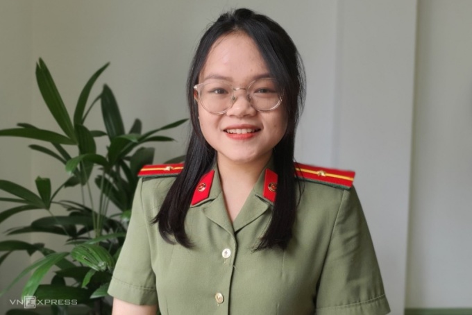 Nguyễn Thị Lâm Viên, thủ khoa đầu ra của Học viện An ninh nhân dân năm 2022. Ảnh: Thanh Hằng