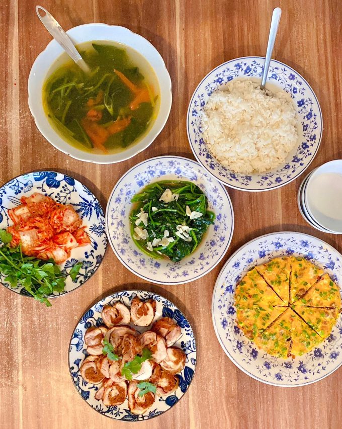 Jens tự tay nấu các món ăn có trong bữa cơm hằng ngày của gia đình Việt. Ảnh: Nhân vật cung cấp.