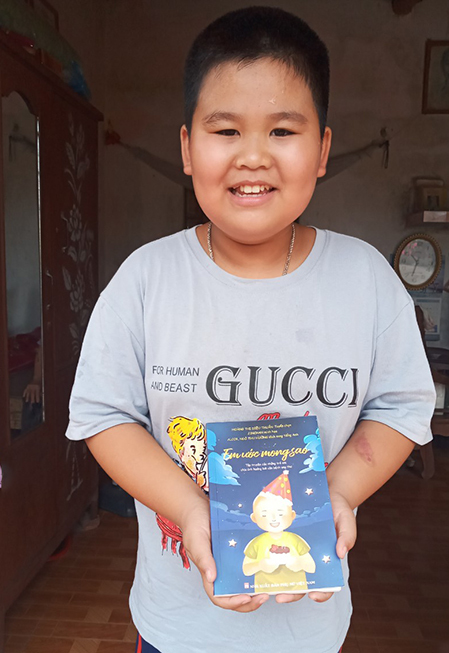 Đào Duy Khôi năm nay 11 tuổi, bị ung thư máu 7 năm và đã qua hai lần hóa trị điều trị bệnh. Ảnh: Nhân vật cung cấp