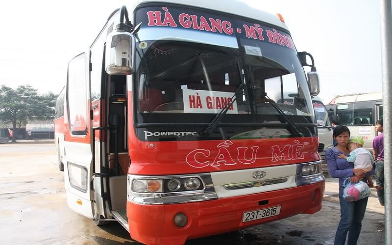 Đi xe khách hoặc xe giường nằm đi đến Hà Giang
