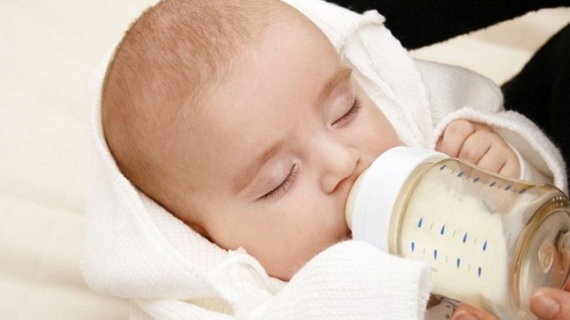 Các bước pha sữa bột Similac cho bé