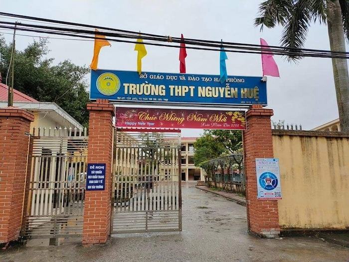 đánh giá Trường THPT Nguyễn Huệ có tốt không