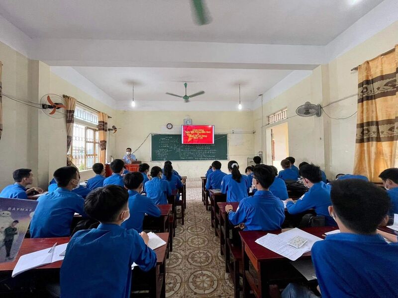 Giờ học của 1 lớp tại trường cấp 3 Quỳnh Lưu, Nghệ An