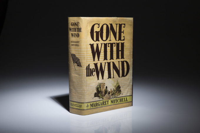 Sách Cuốn theo chiều gió bản in đầu tiên tại Mỹ. Ảnh: Macmillan