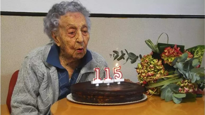 Cụ bà María Branyas Morera đón sinh nhật lần thứ 115 ở Catalonia, Tây Ban Nha, ngày 19/1. Ảnh: Longevi Quest Supercentenarios