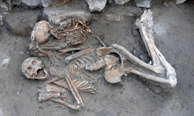Ngôi mộ chứa hài cốt của hai anh em chết cách đây 3.400 năm ở Israel. Ảnh: Robert Homsher