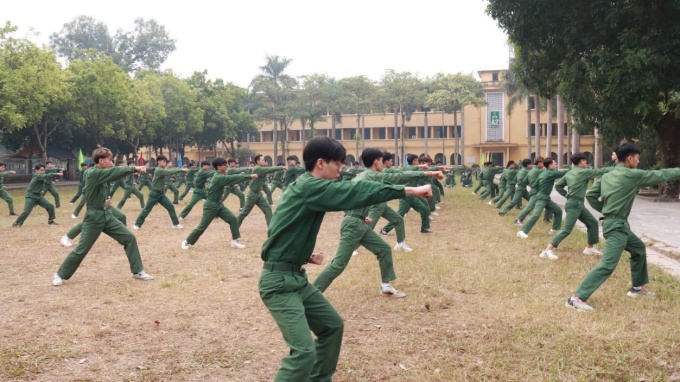 Sinh viên thực hiện bài thể dục. Ảnh: Học viện Nông nghiệp Việt Nam