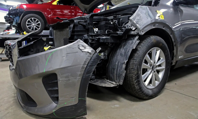 Một xe Kia bị hư hỏng trong tai nạn sau khi bị lấy trộm ở Milwaukee. Ảnh: AP