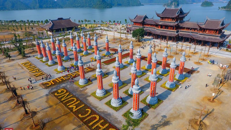 Vườn cột kinh khổng lồ độc nhất vô nhị Việt Nam