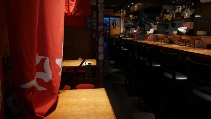 Tiệm mỳ Debu-chan ở Tokyo bắt đầu áp dụng quy định cấm thực khách dùng điện thoại khi đến ăn từ tháng 3. Ảnh: CNN