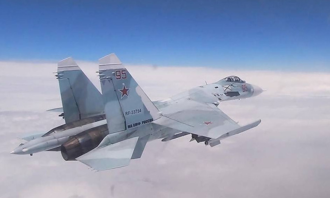 Tiêm kích Su-27 của không quân hải quân Nga trong một chuyến tuần tra năm 2020. Ảnh: TASS.