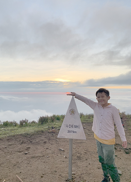 Quang Anh chinh phục ngọn núi Tà Chì Nhù-một trong 5 đỉnh núi khó chinh phục ở vùng Tây Bắc. Ảnh: Nhân vật cung cấp