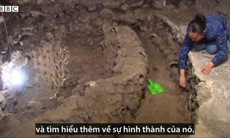 Tháp sọ người chôn vùi dưới lòng đất 500 năm