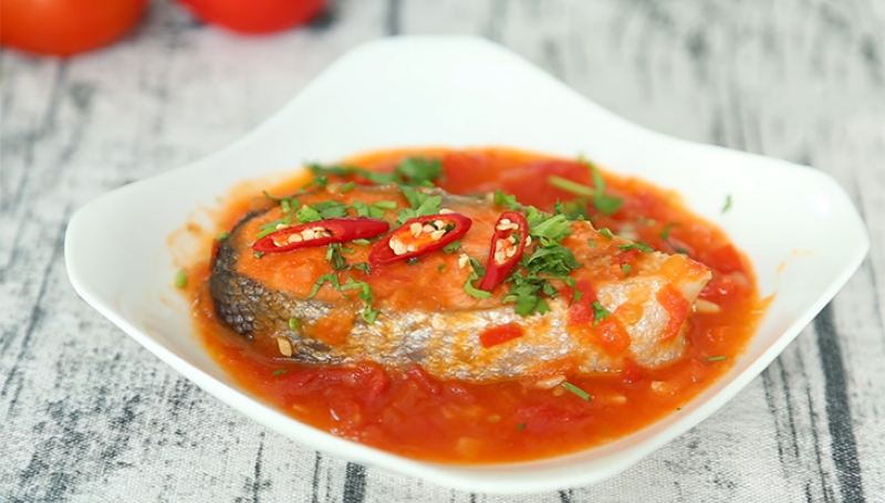 Món ăn cá hồi sốt cà chua