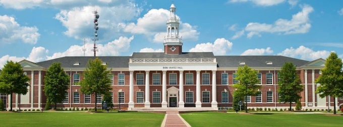 Trường Đại học Troy (Mỹ) nằm trong Top 17 trường đại học công lập hàng đầu ở Mỹ hiện là một trong các đối tác của Trường Quốc tế, ĐH Quốc gia Hà Nội. Ảnh: Trường Quốc tế