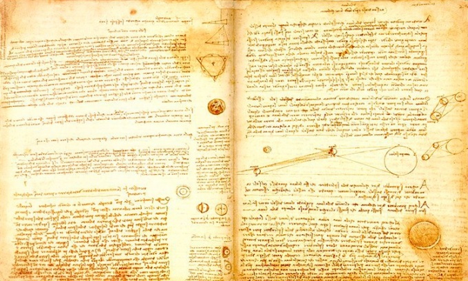 Một số ghi chép và hình minh họa trong cuốn Codex Leicester. Ảnh: Pinterest