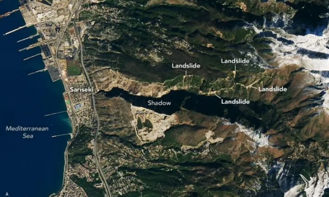 Một số vị trí lở đất ở Thổ Nhĩ Kỳ trong ảnh chụp từ vệ tinh Landsat 9. Ảnh: Sci Tech Daily