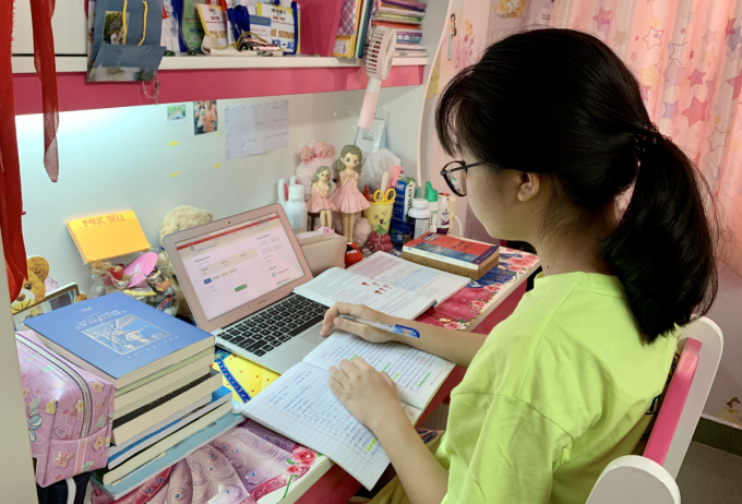 Học sinh trường THCS Bạch Đằng (quận 3, TP HCM), học trực tuyến vào tháng 9/2021. Ảnh: Nhân vật cung cấp