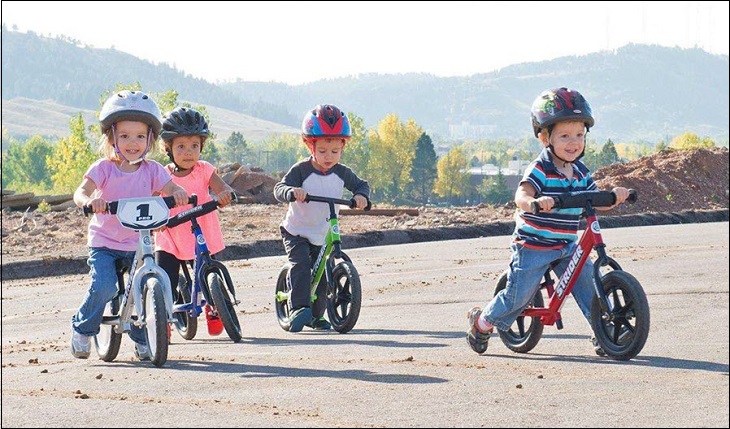 Xe đạp dành cho bé từ 2-4 tuổi