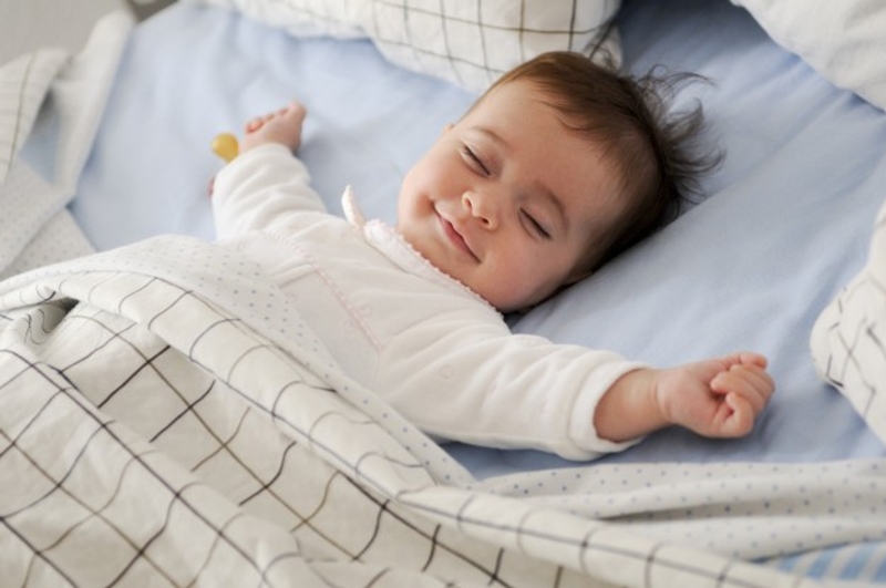 Vì sao nên cho trẻ ngủ trong giờ vàng để tăng trưởng chiều cao?