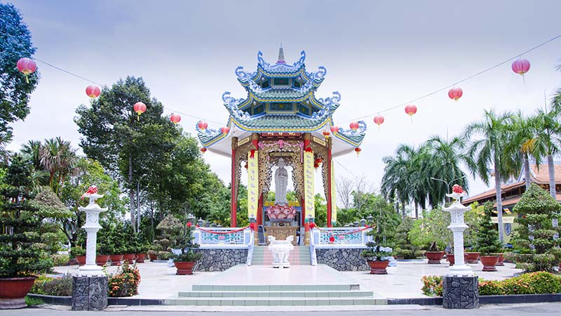 Cảnh quan chùa Huỳnh Đạo