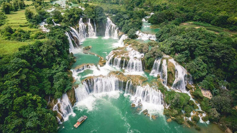 Thác Dambri là thác nước cao nhất của tỉnh Lâm Đồng.