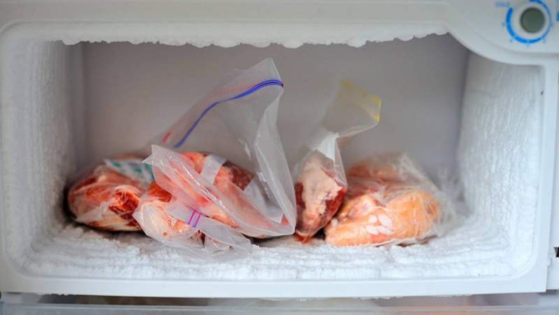 Thịt bảo quản trong ngăn đông tủ lạnh